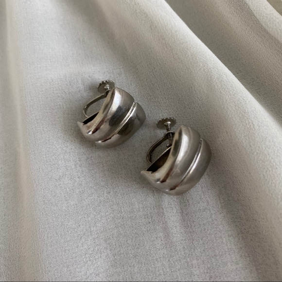 VTG Silver Connected Half Hoop Screw-back Earrings - Picture 2 of 6